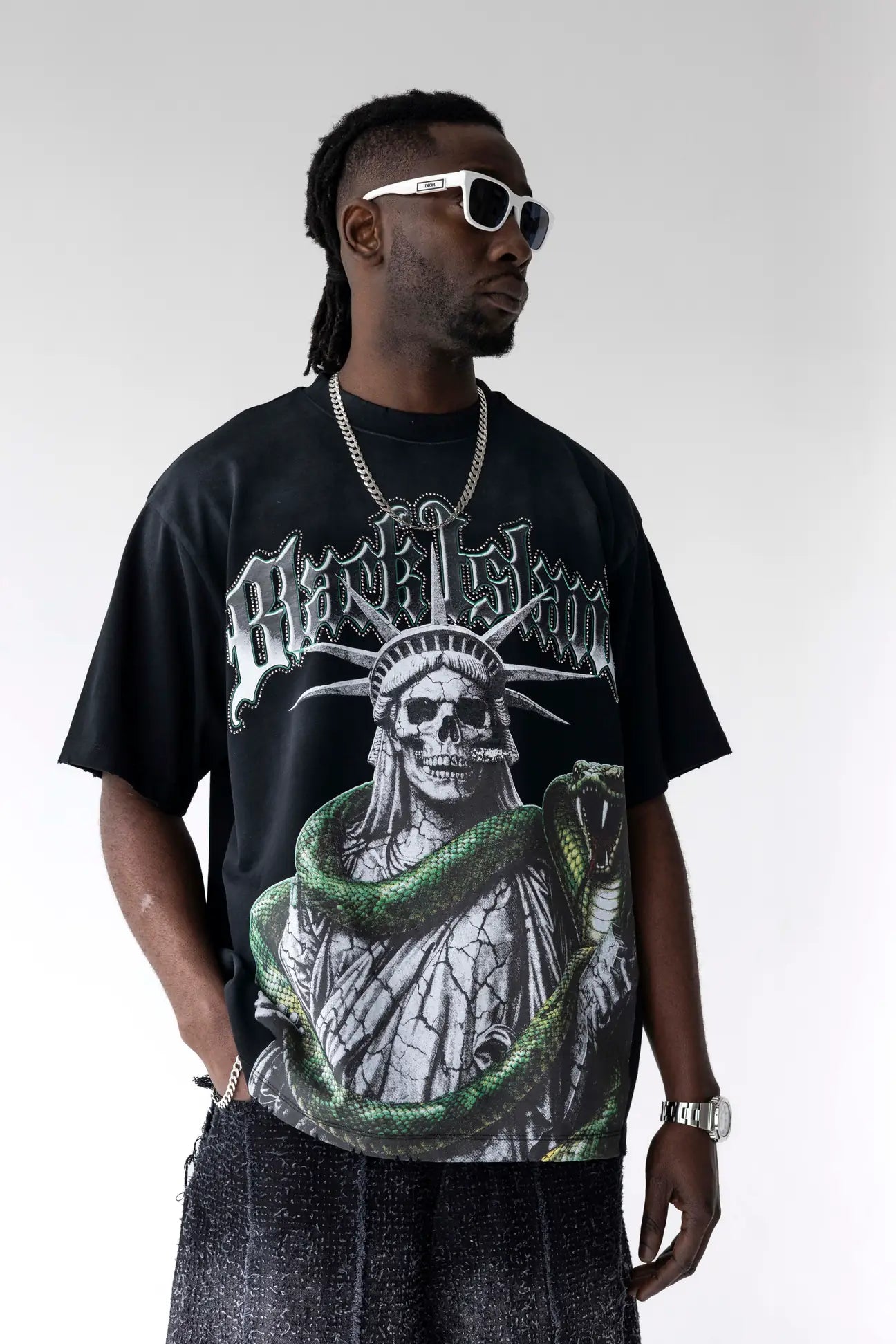 Statue Snake Graphic Oversized T-Shirt Black Island
