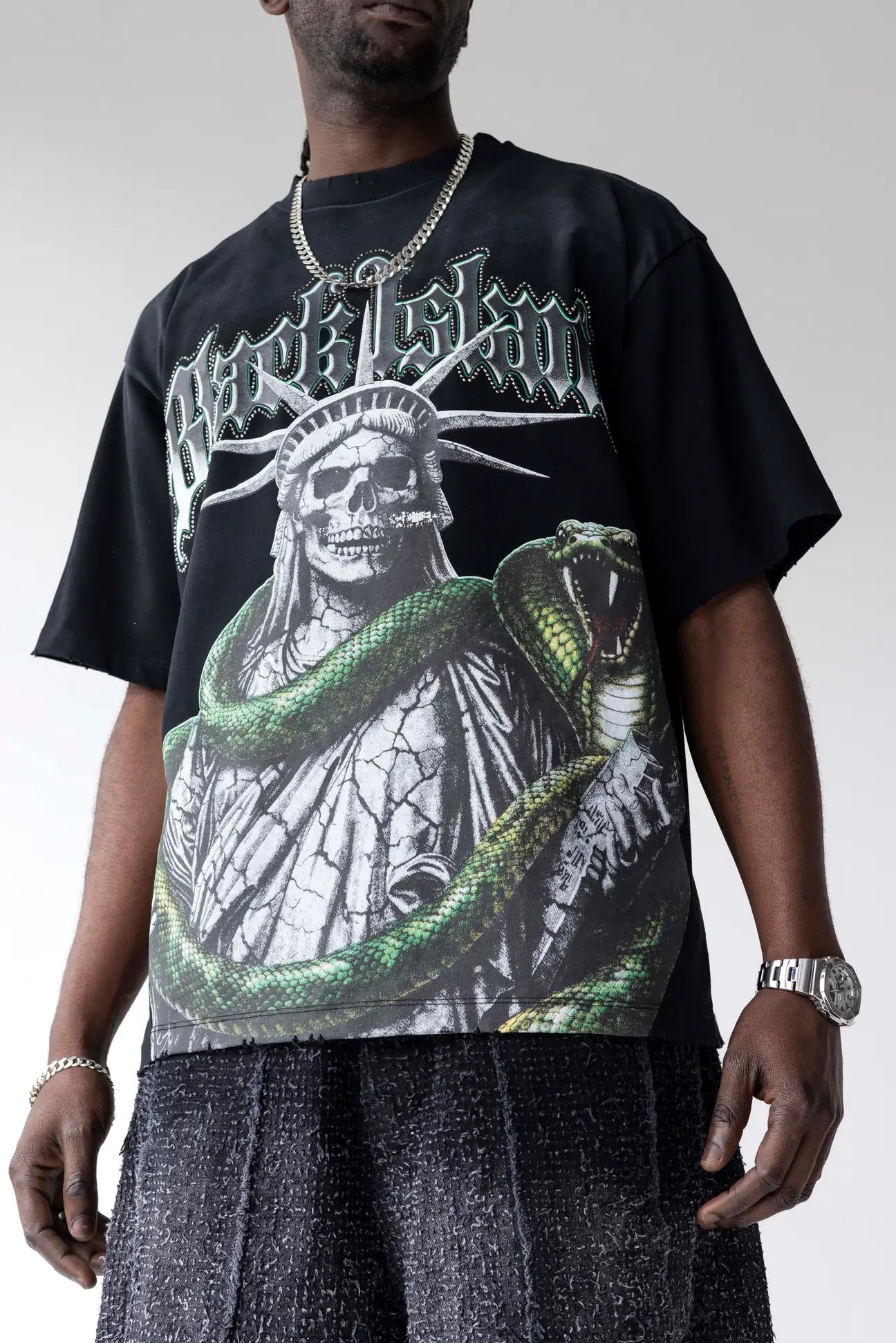 Statue Snake Graphic Oversized T-Shirt Black Island