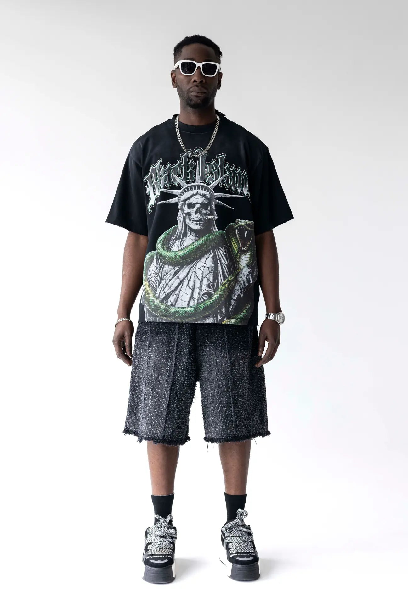 Statue Snake Graphic Oversized T-Shirt Black Island